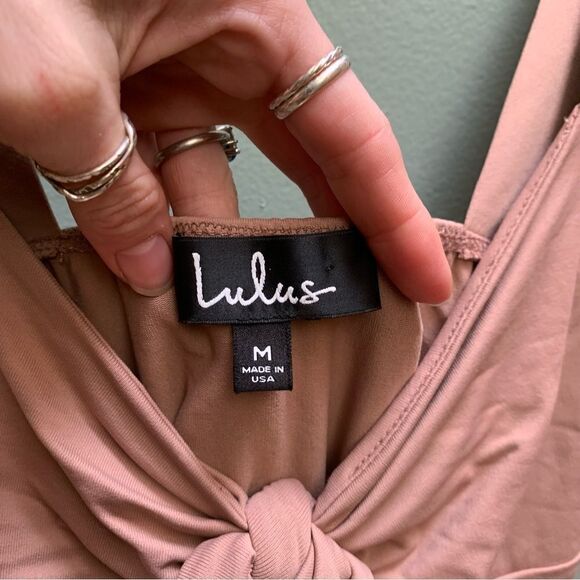 Lulu’s Bodysuit Size Medium - Picture 3 of 4